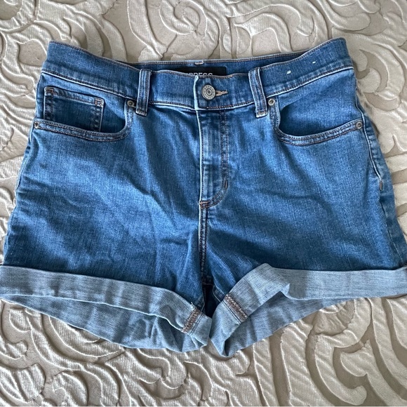 Express jean shorts - Picture 1 of 4